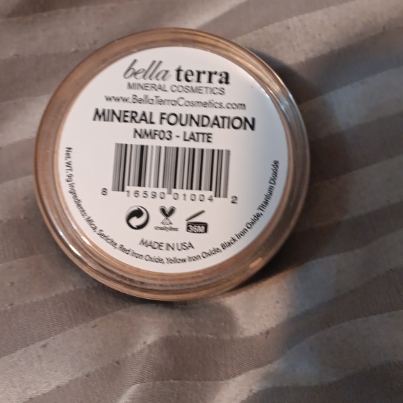 Mineral Foundation Bella Terra - Picture 2 of 2